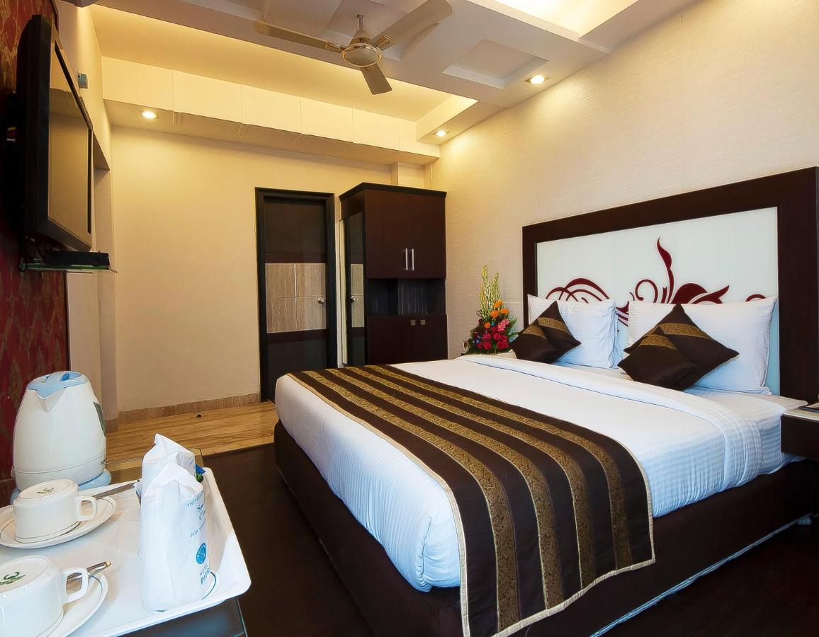 Pitrashish Grand And Premium Otel Delhi  Dış mekan fotoğraf